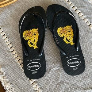 Havaianas Black Flip Flops, slim tiger thongs, size 3/4 youth, EUC, summer